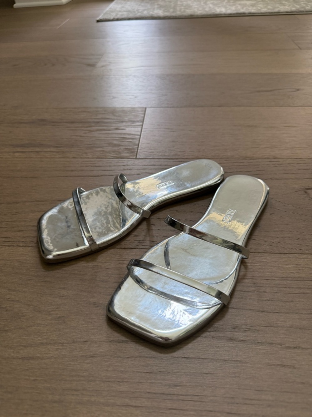 TKEES Gemma Mirror Metallic Silver Square Toe Strappy Sandals Size 9